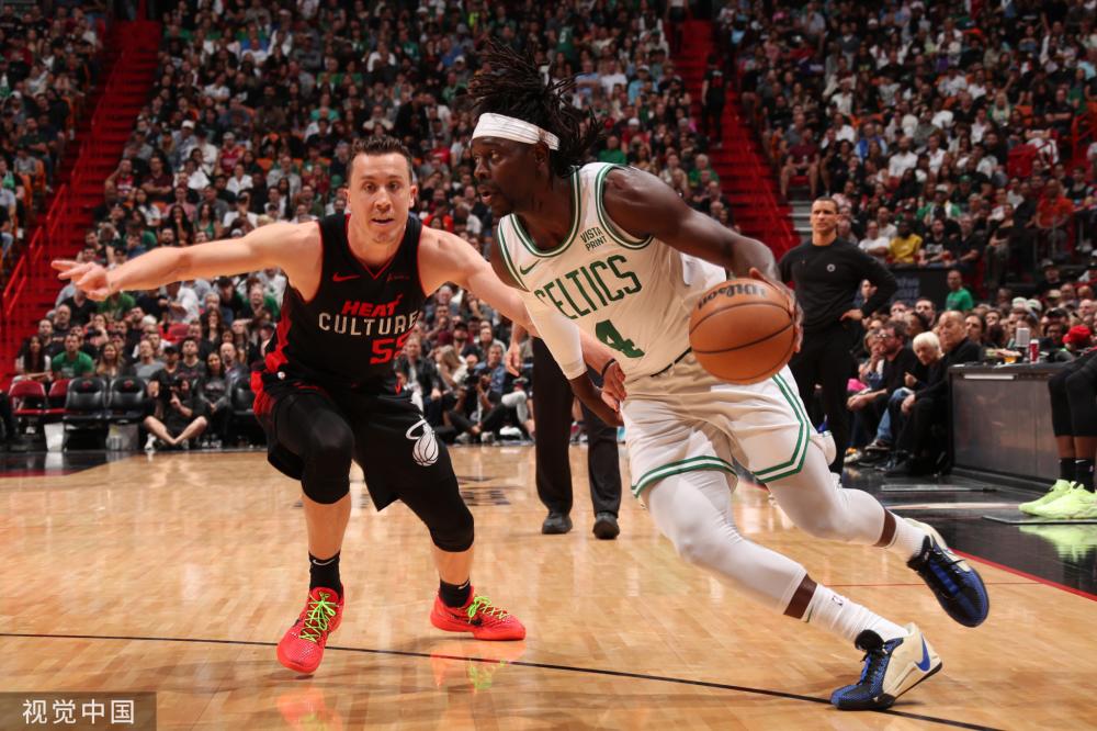 在激烈竞争 在激烈竞争