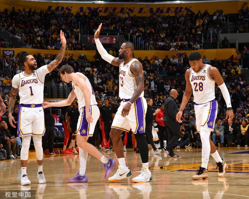 他有着丰富 他有着丰富