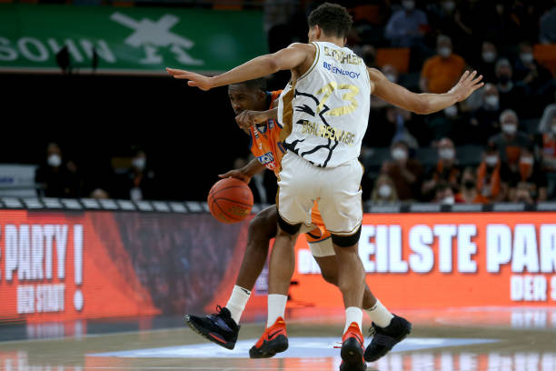 也让秘鲁球 也让秘鲁球